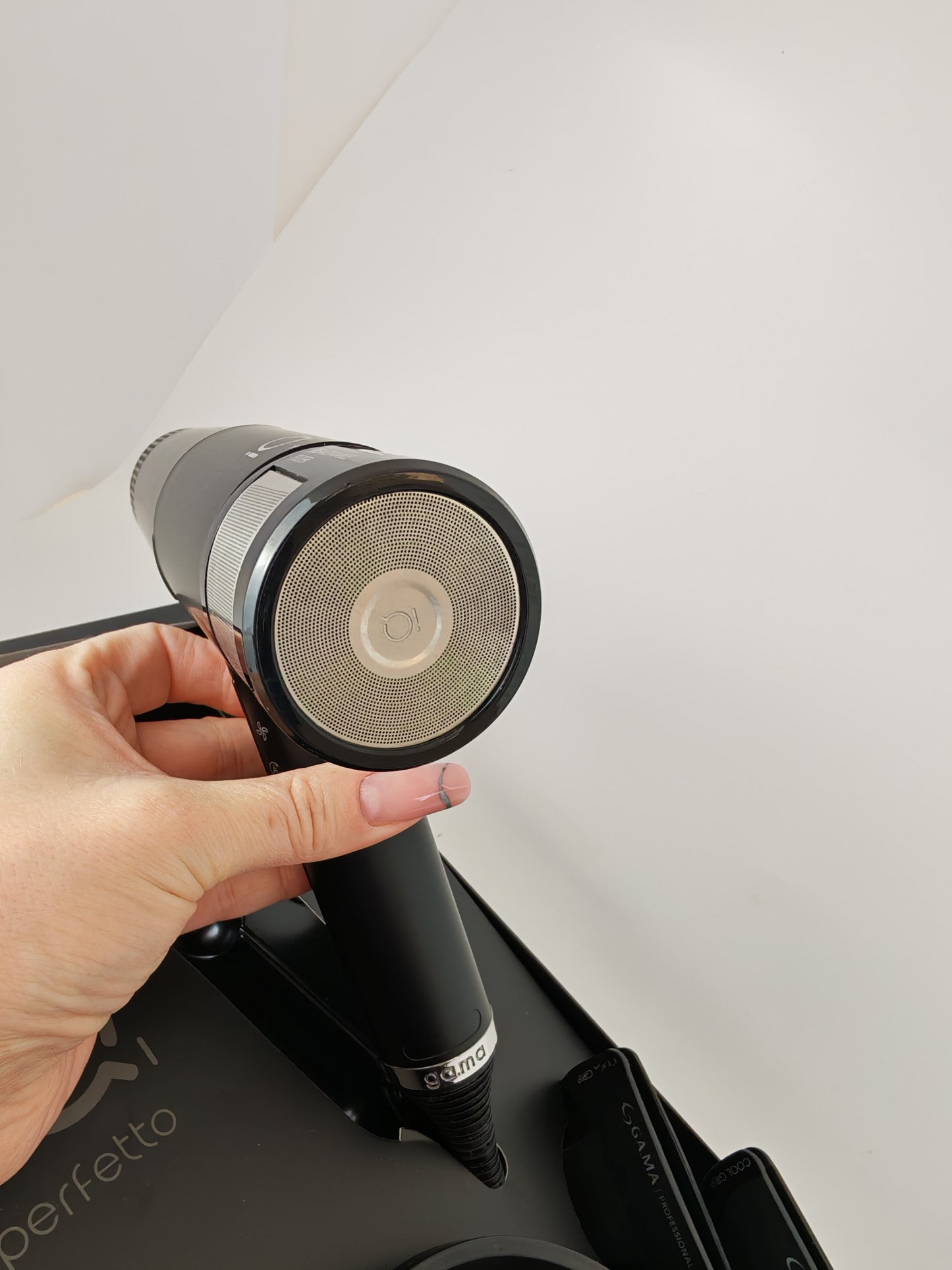 GA.MA iQ 1 Perfetto– Uscător de Păr Profesional Ultralight cu Motor Digital Brushless, Tehnologie Oxy Active și Funcție Auto-Clean, 294g RESIGILAT