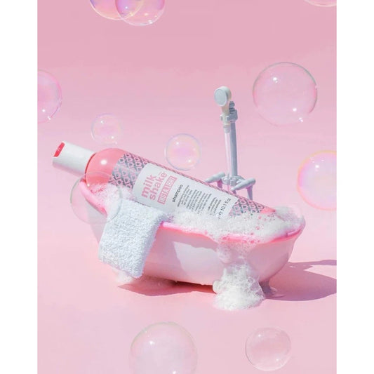 Milk Shake Insta.Light Shampoo 300ml – Șampon Fortifiant cu Acid Hialuronic și Proteine din Lapte pentru Strălucire Tip Glass Hair