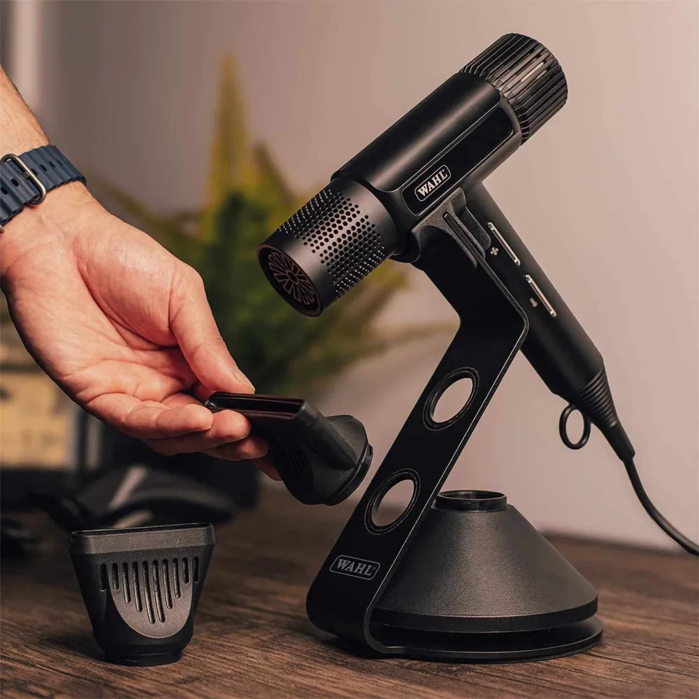 Wahl Stand Suport Profesional pentru Uscătorul de Păr Vanquish – Stabilitate Organizare și Design Premium în Salonul